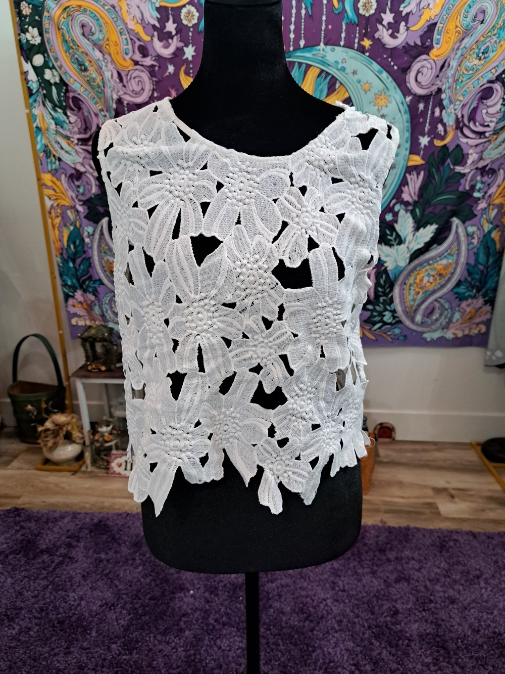 Daisy Chain Daydream – White Oversized Floral Crochet Lace Top M Cottagecore